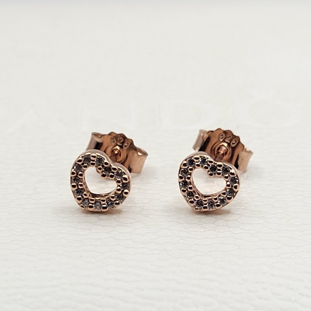 ❤️ Authentic Pandora ROSE HEART STUD EARRINGS